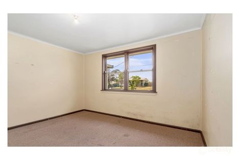 Property photo of 21 Quiros Avenue Fairfield West NSW 2165