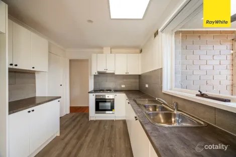 2 Dalton Dr, Melton South, VIC 3338