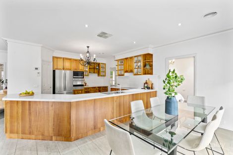 Property photo of 6 Mont-Alto Place Werribee VIC 3030