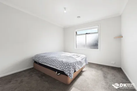 Property photo of 12 Prominence Boulevard Tarneit VIC 3029