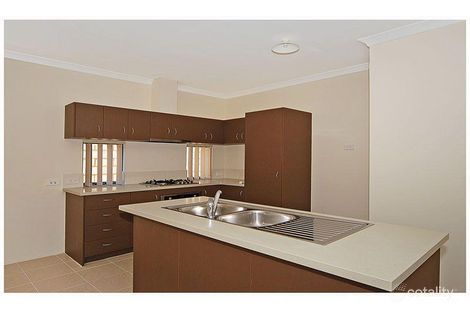 192 Nicholas Rd, Hocking, WA 6065