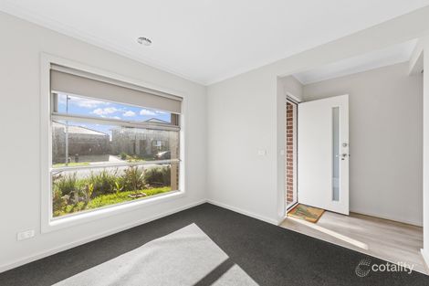 Property photo of 13 Lombard Road Werribee VIC 3030
