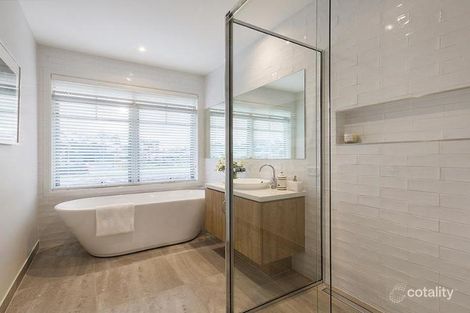 Property photo of 37 Amberly Drive Drouin VIC 3818