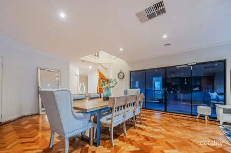 Property photo of 16 Almands Avenue Roxburgh Park VIC 3064
