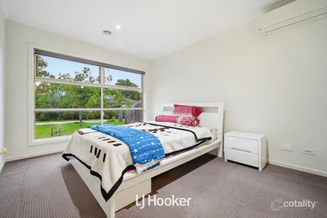 Property photo of 16 Dedina Walk Dandenong VIC 3175