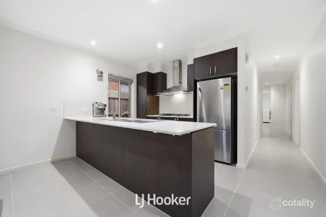 Property photo of 16 Dedina Walk Dandenong VIC 3175