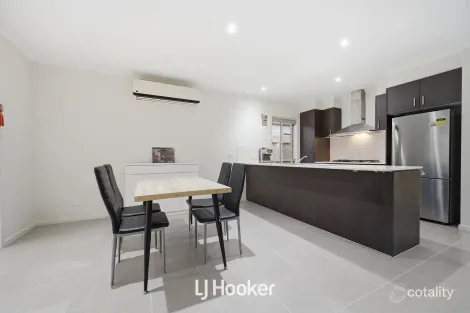 Property photo of 16 Dedina Walk Dandenong VIC 3175