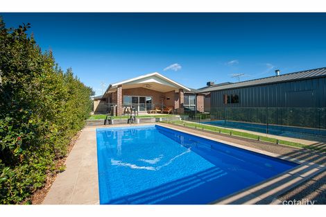 Property photo of 19 Zeil Circuit Thurgoona NSW 2640