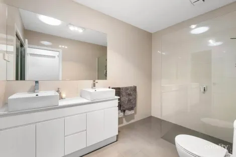 Property photo of 2/166 Grieve Parade Altona VIC 3018