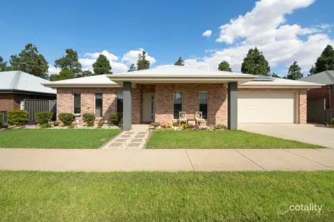 19 Acacia St, Swan Hill, VIC 3585