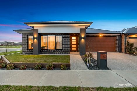 34 CLEMENTS ST, OFFICER SOUTH, VIC 3809