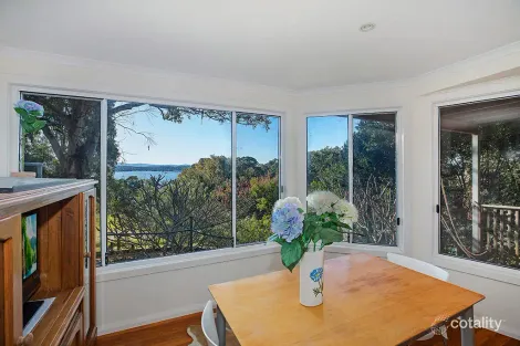 Property photo of 31 Crescent Road Wangi Wangi NSW 2267