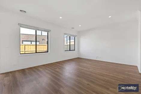 Property photo of 10 Vivero Road Wyndham Vale VIC 3024