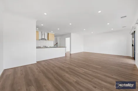 Property photo of 10 Vivero Road Wyndham Vale VIC 3024