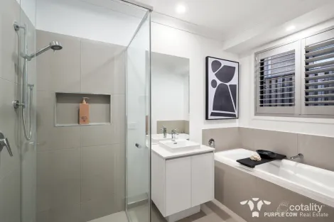 Property photo of 21 Foley Way White Rock QLD 4306