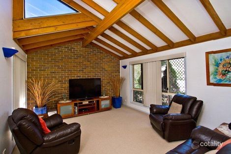 Property photo of 8 Cringle Place Mount Ommaney QLD 4074