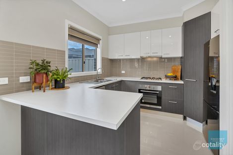 Property photo of 11 Betchworth Close Caroline Springs VIC 3023