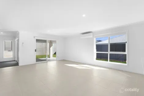 Property photo of 14 Riberry Road Thrumster NSW 2444