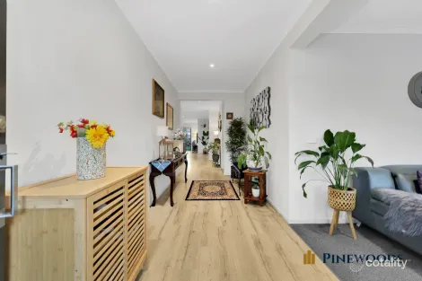 Property photo of 3 Faston Road Kalkallo VIC 3064