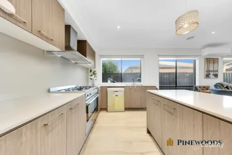 Property photo of 3 Faston Road Kalkallo VIC 3064