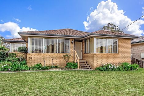 8 Noeline Ave, Macquarie Fields, NSW 2564