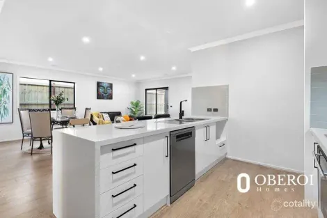 Property photo of 63 Stringer Avenue Cranbourne VIC 3977