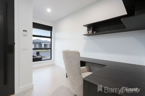 Property photo of 118 Champion Parade Craigieburn VIC 3064