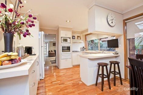 Property photo of 8 Sharne Court Cranbourne North VIC 3977