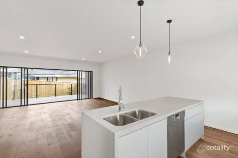 Property photo of 5 Como Street Doncaster VIC 3108