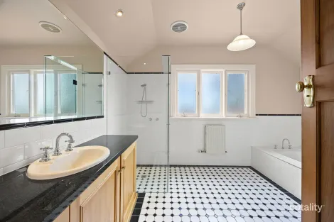 Property photo of 89 Gordon Street Balwyn VIC 3103