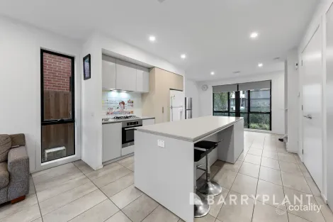 Property photo of 7 Oakden Crescent St Albans VIC 3021