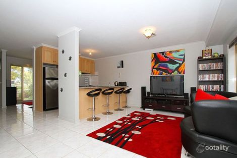 Property photo of 18 Paroo Avenue Roxburgh Park VIC 3064