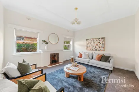 Property photo of 5 Peterleigh Grove Essendon VIC 3040