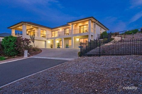 Property photo of 15 Hawkview Close Darlington SA 5047