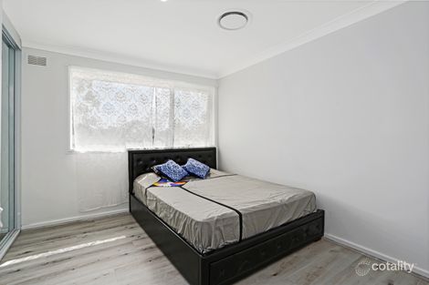 Property photo of 1 Risdoni Way Macquarie Fields NSW 2564