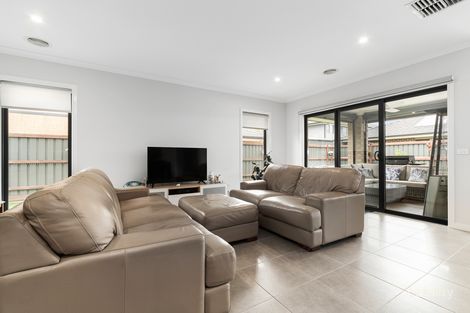 Property photo of 10 Legacy Court Botanic Ridge VIC 3977