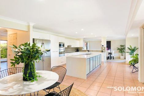 Property photo of 2 Waverley Court Ormiston QLD 4160