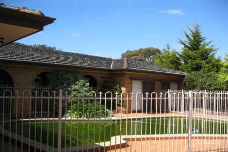 18 Leonid Dr, Rockbank, VIC 3335