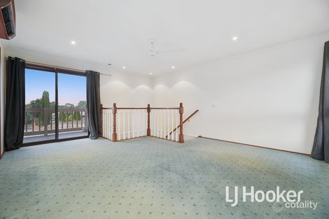 Property photo of 11 Funston Court Pakenham VIC 3810
