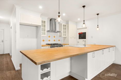 Property photo of 17 Everly Circuit Pakenham VIC 3810