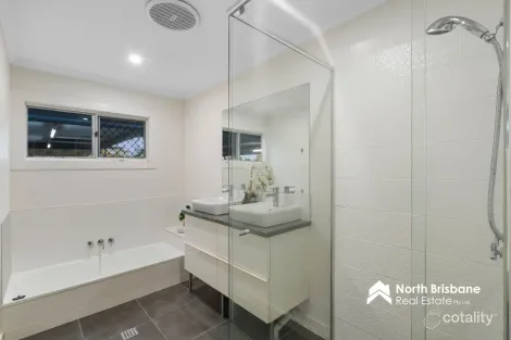 Property photo of 2 William Court Lawnton QLD 4501