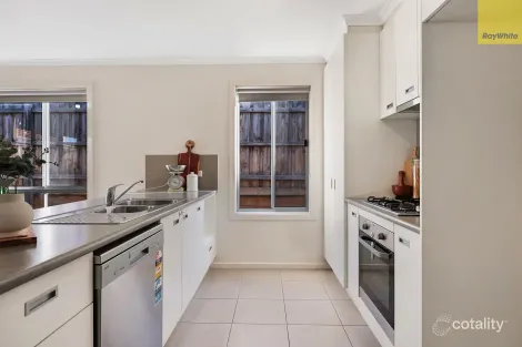 Property photo of 9/8 Silverdale Drive Darley VIC 3340