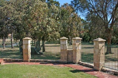 Property photo of 3 Glenroy Close Halls Head WA 6210
