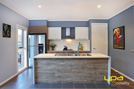 Property photo of 9 Scotsburn Place Caroline Springs VIC 3023