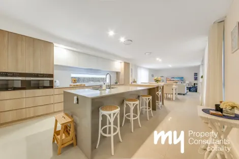 Property photo of 4 Florian Boulevard Gledswood Hills NSW 2557