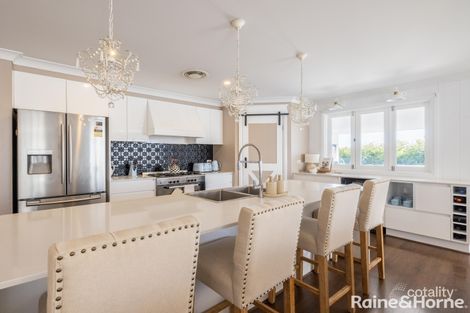 Property photo of 17 Mendel Drive Kelso NSW 2795