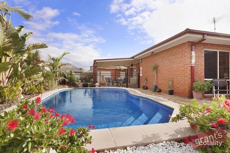 Property photo of 10 Benambra Close Pakenham VIC 3810