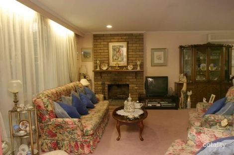 Property photo of 11 Harkaway Road Berwick VIC 3806