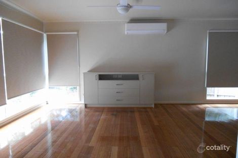 Property photo of 1 York Road Berwick VIC 3806