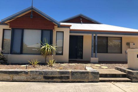 Property photo of 18 Larrawa Circle Ellenbrook WA 6069